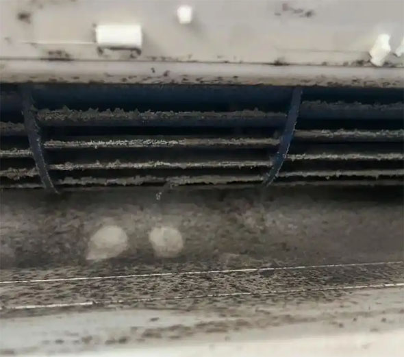 桃源空调吹的风有股烧焦味是怎么回事